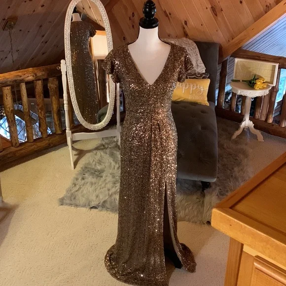 Badgley Mischka | Dresses | Badgley Mischka Evening Gown | Poshmark